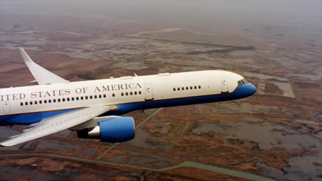 Aerials-Of-The-Us-Air-Force-Air-Mobility-Command-C32-In-Flight-2