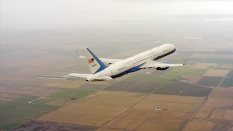 Aerials-Of-The-Us-Air-Force-Air-Mobility-Command-C32-In-Flight-7