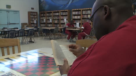 Prisoners-Study-At-A-Library-In-A-Local-Jail