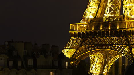 Eiffel-Tower-00