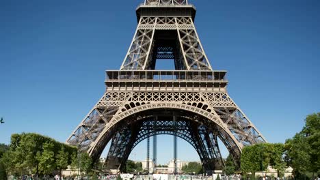Eiffel-Tower-Video-00