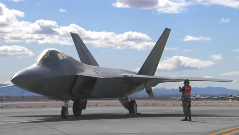 Maintenance-Crews-Work-On-An-Air-Force-F35-Fighter-Jet