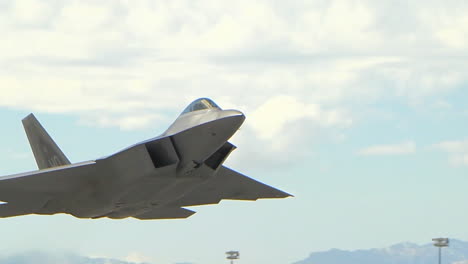 Air-Force-F35-Fighter-Jet-Taking-Off-From-An-Airbase-1