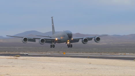 Air-Force-C17-Landing