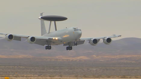 Air-Force-E3-Sentry-Landing-1