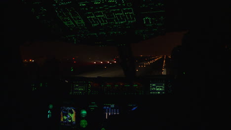 Pov-Tomada-Desde-La-Cabina-De-Una-Aerolínea-Comercial-De-Un-Avión-Despegando