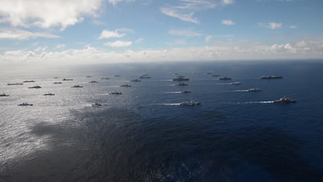 Vista-Aérea-Of-Massive-Flotilla-Of-Navy-Ships-On-The-Move-Across-The-Pacific-2