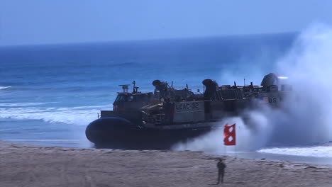 Marine-Forces-Use-Amphibious-Assault-Vehicles