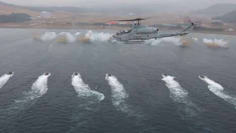 Helikopter-Luftschiffe-Unterstützen-Und-Massive-Amphibische-Simulierte-Invasion-Der-US-Marines-Vor-Der-Küste-Koreas-1