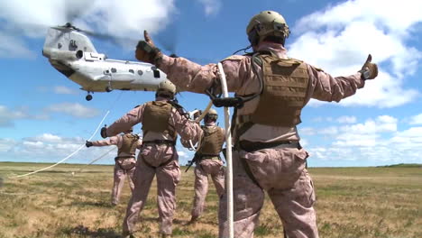 Ch46-Sea-Knight-Helicopter-In-Action-1