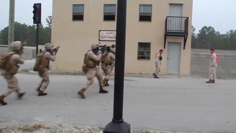 Us-Marines-And-Navy-Seals-Conduct-A-Raid-Of-A-Simulated-Terrorist-Compound-2