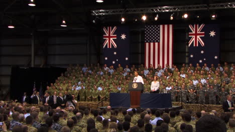 El-Presidente-Barack-Obama-Se-Reúne-Con-La-Primera-Ministra-Australiana-Julia-Gillard-En-Darwin-Australia-3