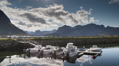 Norway-Amazing-Boat-Reflect-01