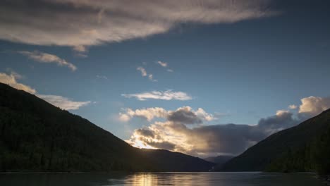 Noruega-increíble-puesta-de-sol-01