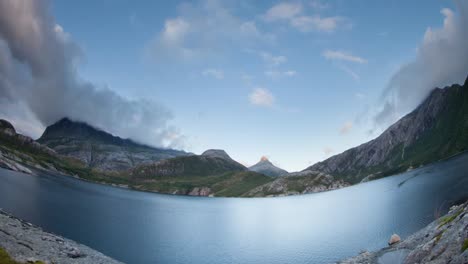 Noruega-Rocky-Lake-04