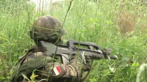 French-Infantry-Perform-Intense-Simulated-Battlefield-Conflicts-In-A-Forest-Environment-1