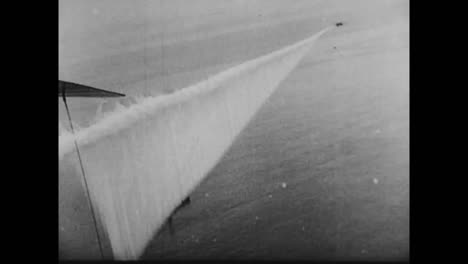 El-Ejército-De-Los-EE.-UU.-Bombardea-Barcos-Para-Probar-La-Guerra-Aérea-Por-Primera-Vez,-Incluido-El-Uso-De-Armas-Químicas-En-1924