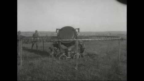 Grandes-Focos-Se-Utilizan-Para-Iluminar-Aviones-Enemigos-En-La-Segunda-Guerra-Mundial