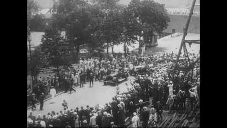 Die-Welt-Feiert-Den-Historischen-Flug-Von-Charles-Lindbergh-1927