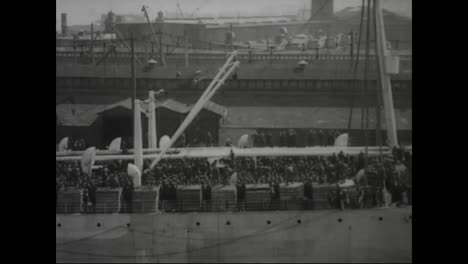 Barcos-Llenos-De-Marineros-Salen-Del-Puerto-De-Hoboken-En-1918-Para-La-Primera-Guerra-Mundial