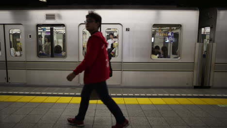 Tokio-Metro-Leute3