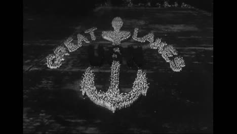 American-Troops-Spell-Out-Patriotic-Words-From-High-Above-In-The-1940S-1