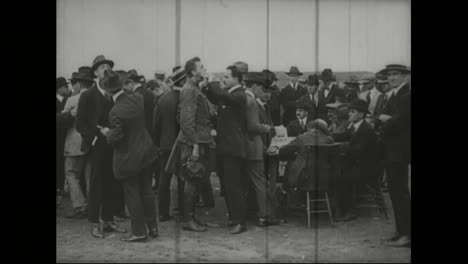 Trenes-De-Tropas-Llevan-A-Hombres-A-La-Primera-Guerra-Mundial-En-1918.