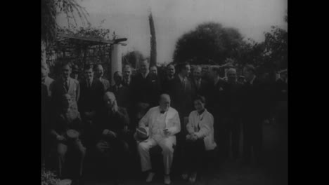 US-Präsident-Franklin-Roosevelt-Erscheint-Mit-Winston-Churchill-Joseph-Stalin-Und-Chaing-Kai-Shek-Während-Des-Zweiten-Weltkriegs-In-Kairo