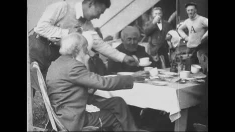 Henry-Ford-And-His-Friends-Go-Camping-In-1918