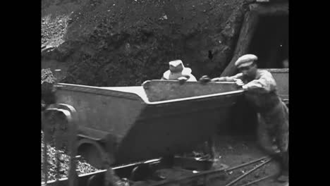 Szenen-Aus-Einer-Italienischen-Mine-Im-Jahr-1914