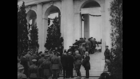 El-Soldado-Americano-Desconocido-De-La-Primera-Guerra-Mundial-Es-Llevado-Al-Cementerio-De-Arlington-En-Washington-DC-1