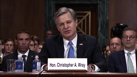 Eröffnungsrede-Des-Fbi-Direktors-Christopher-Wray-Vor-Dem-Justizausschuss-Des-Senats-Zu-Den-Gefahren,-Die-Mit-Der-Polizeiarbeit-Verbunden-Sind-23.-Juli-2019