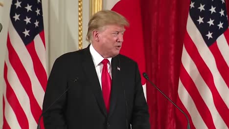 Präsident-Trump-Spricht-über-Sanktionen-Gegen-Den-Iran,-Um-Sie-Daran-Zu-Hindern,-Eine-Gemeinsame-Pressekonferenz-Mit-Dem-Japanischen-Premierminister-Shinzo-Abe-2019-über-Atomwaffen-Zu-Veranstalten