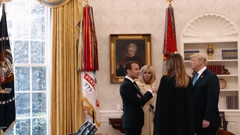 El-Presidente-Donald-Trump-Y-La-Primera-Dama-Melania-Trump-Muestran-El-Presidente-Francés-Emmanuel-Macron-Y-Su-Esposa-Brigitte-Macron-En-La-Casa-Blanca