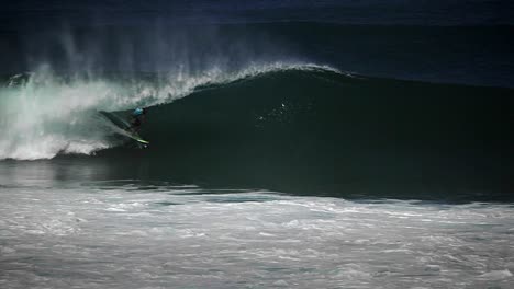 Hawaiianisches-Big-Wave-Surfen-5