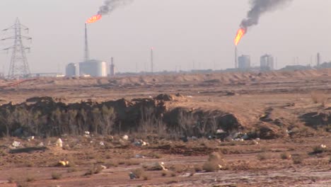 Quema-De-Pozos-De-Extracción-En-Un-Campo-De-Petróleo-O-Gas-Natural-En-Irán-1