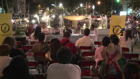 Activist-gathering-in-the-middle-of-Chapultepec-Avenue-Timelapse-of-an-antiGMO-meeting