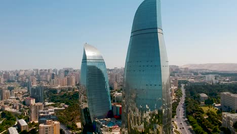 Antenne-Der-Hauptstadt-Von-Baku-Von-Aserbaidschan-Mit-Einzigartiger-Architektur-Von-Baku-Flammentürmen