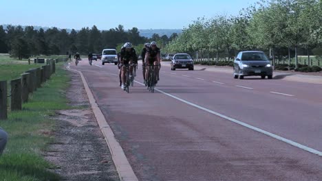 Veteranos-Del-Ejército-Heridos-Y-Discapacitados-Compiten-En-Carreras-De-Bicicletas