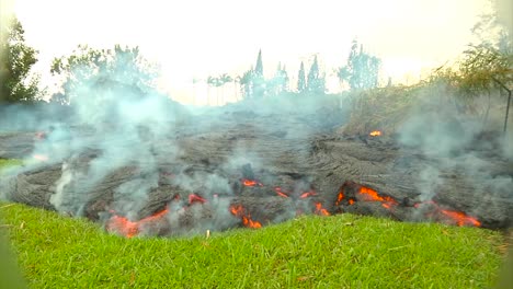 El-Flujo-De-Lava-De-Primavera-Cerca-De-La-Ciudad-De-Pahoa-Hawaii