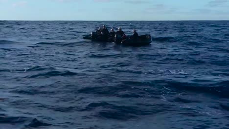 A-Crew-Of-Navy-Divers-Recover-Nasas-Orion-Crew-Module-In-The-Pacific-Ocean-In-December-Of-2014