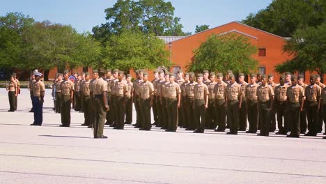 US-Marines-Graduieren-Und-Paradieren-Bei-Abschlussfeiern-2