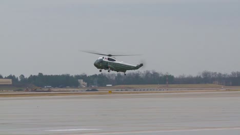 Der-Marine-Hubschrauber-Des-Präsidenten-Kommt-Zur-Landung-An