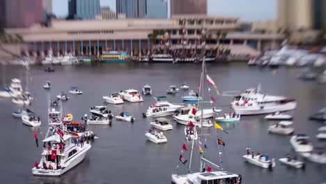 Time-Lapse-Tilt-Shift-Blur-Of-Crowds-Of-Motorboats-In-Tampa-Florida-Seddon-Channel