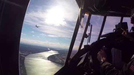 Pov-Geschossen-Von-Einem-Kc-135-Stratotanker,-Der-über-Buffalo-New-York-Fliegt