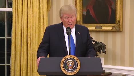 Presidente-Donald-Trump-Jura-En-Secretario-De-Estado-Rex-Tillerson-1