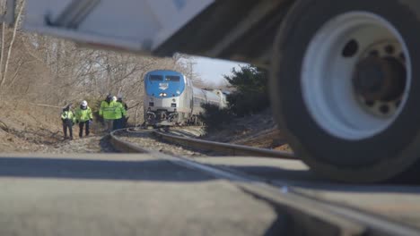 Feldermittler-Des-Ntsb-Untersuchen-Einen-Zusammenstoß-Eines-Amtrak-Zuges-Mit-Einem-Müllwagen-In-Virginia-1