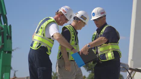 Ntsb-Inspectors-Look-At-The-Collapse-Of-A-Pedestrian-Bridge-Onto-Traffic-At-Florida-International-University-5