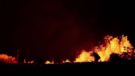 Amazing-Night-Footage-Of-The-2018-Eruption-Of-The-Kilauea-Volcano-On-The-Main-Island-Of-Hawaii