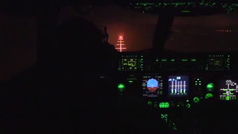 Las-Imágenes-Muestran-La-Vista-Desde-La-Cabina-Cuando-El-C17-Aterriza-En-Kuwait.